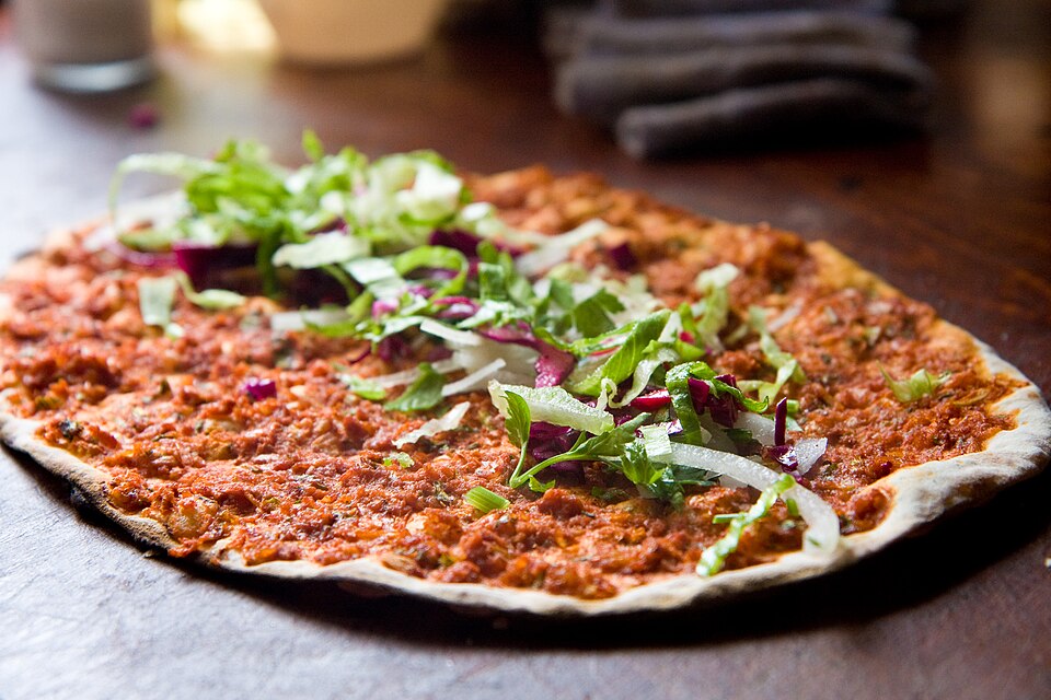 Fayl:Acılı Lahmacun.jpg