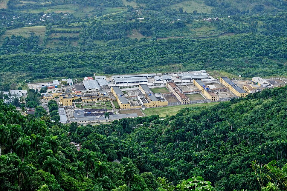 Fayl:Boniato Prison.jpg