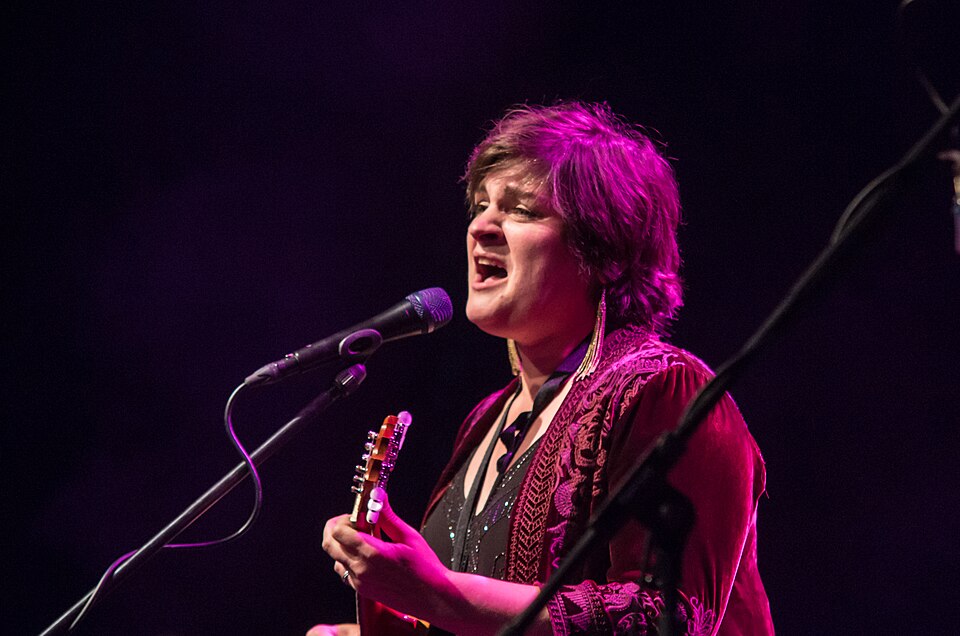 Fayl:Madeleine Peyroux (ZMF 2019) IMGP7599.jpg