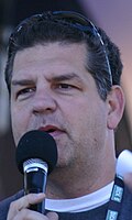 Mike Golic, NFLning sobiq himoyachisi va teleboshlovchi