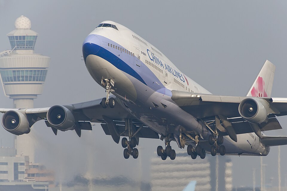 Fayl:B-18201 B747-400 China Airlines (6340376056).jpg