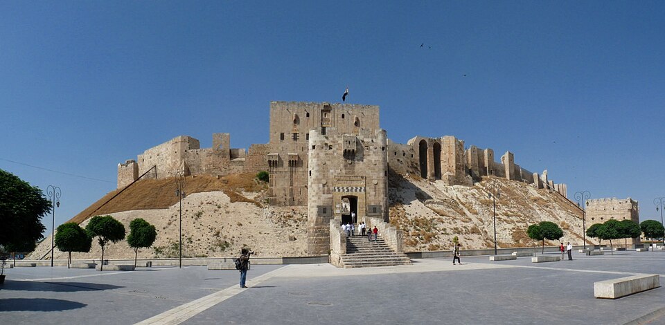 Fayl:Citadel of Aleppo.jpg
