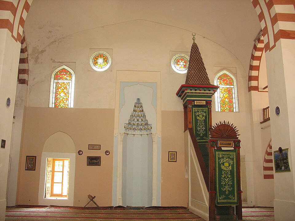 Fayl:Juma-Juma-inside.jpg