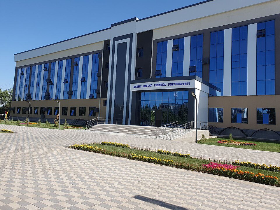 Fayl:Karshi state technical university.jpg
