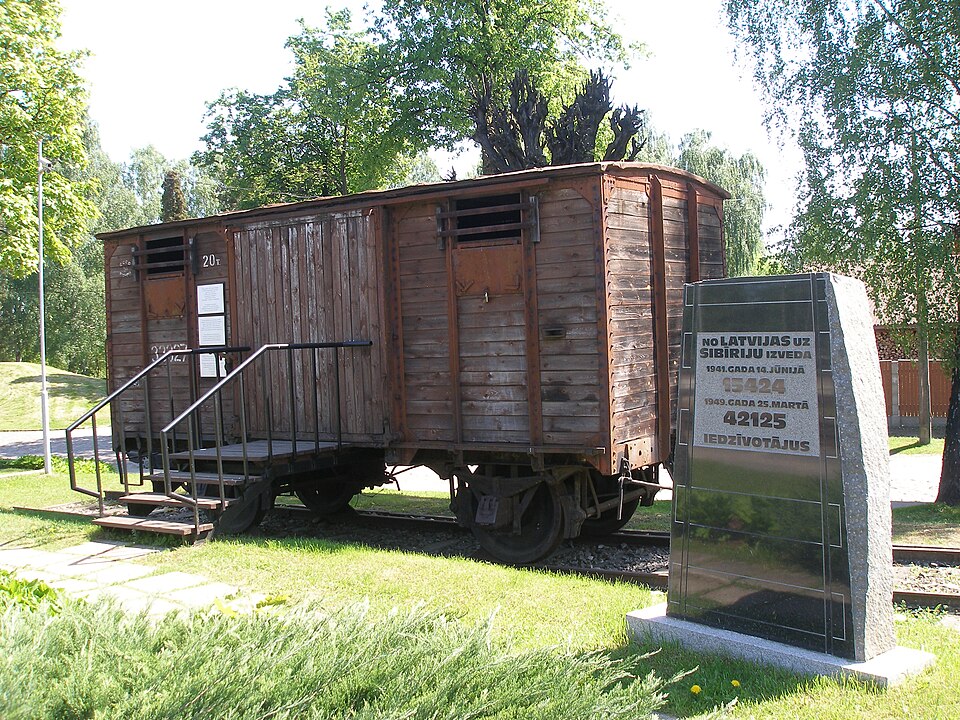 Fayl:Torņakalna stacija 13.JPG