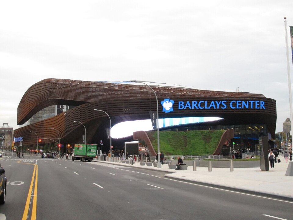 Fayl:Barclays Center western side.jpg