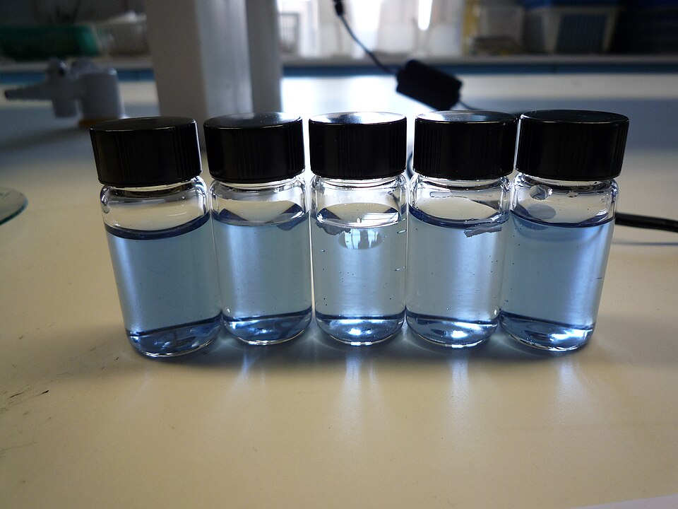 Fayl:Potassium iodide starch.jpg