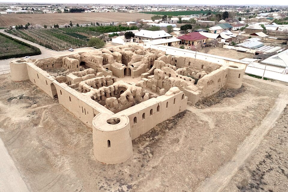 Fayl:Qirq qiz.jpg