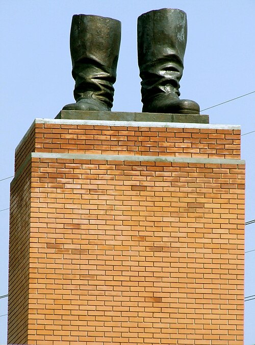 Fayl:Stalin's Boots.jpg