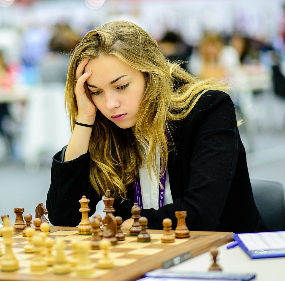 Fayl:Unuk Laura (30795499911) (cropped).jpg