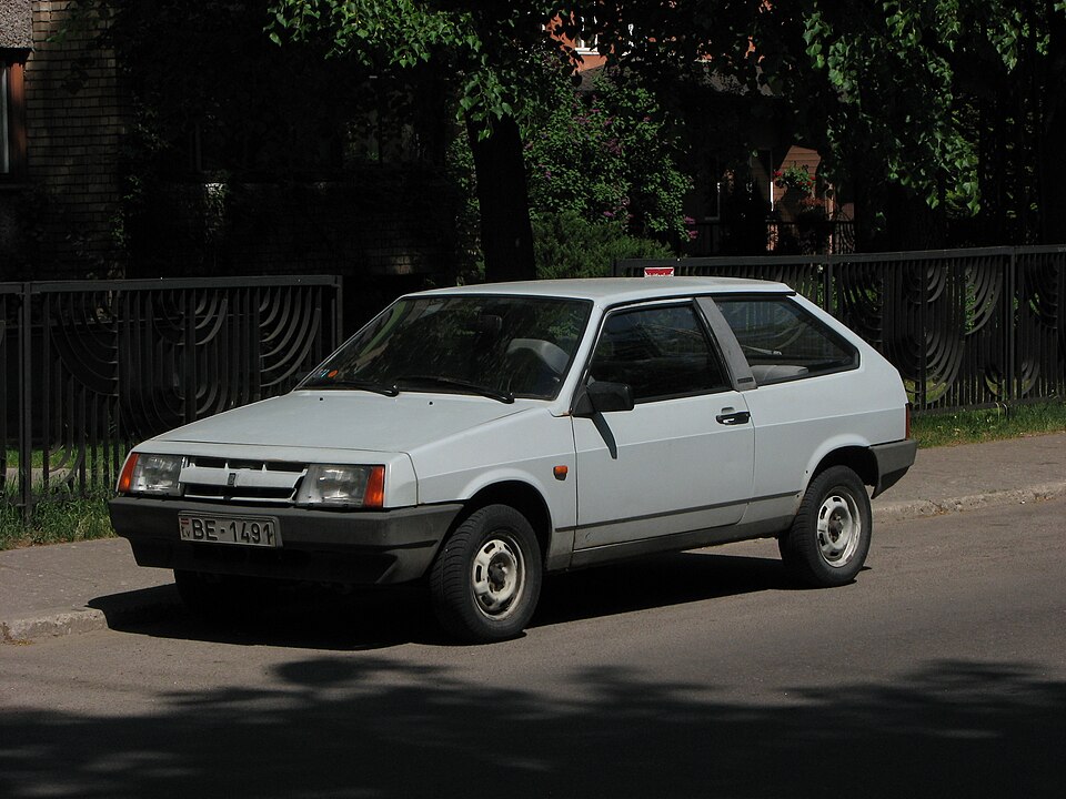 Fayl:VAZ-2108 Riga 2017 (35129274611).jpg