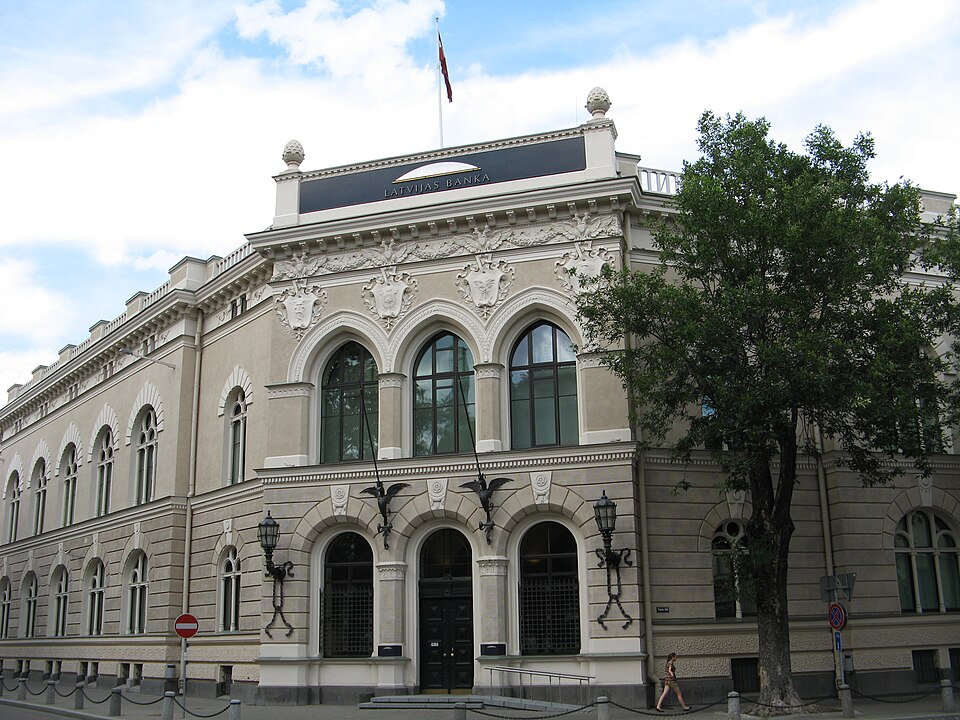 Fayl:Bank of Latvia.JPG