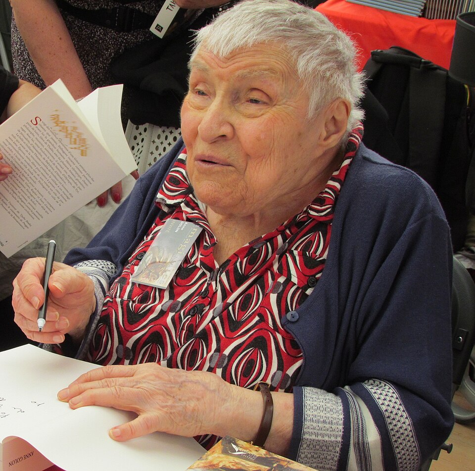 Fayl:Imaginales 2014 - Anne Golon.jpg