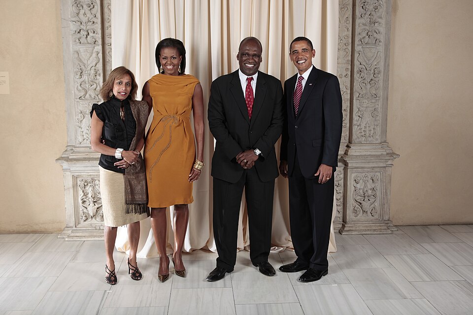 Fayl:John William Ashe with Obamas.jpg