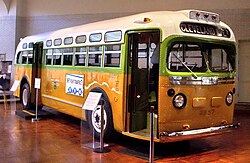 Hibsga olinishidan oldin Parks mingan № 2857 avtobus (GM "eski koʻrinishdagi" tranzit avtobusi, seriya raqami 1132) hozir Genri Ford muzeyidagi muzey eksponatidir.