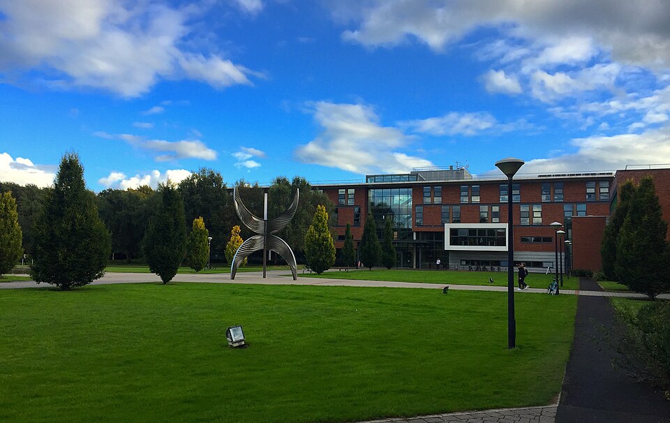 Fayl:UniversityOfLimerick-KemmyBusinessSchool.jpg