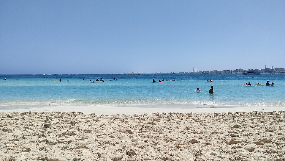 Fayl:El Gharam beach 1.jpg