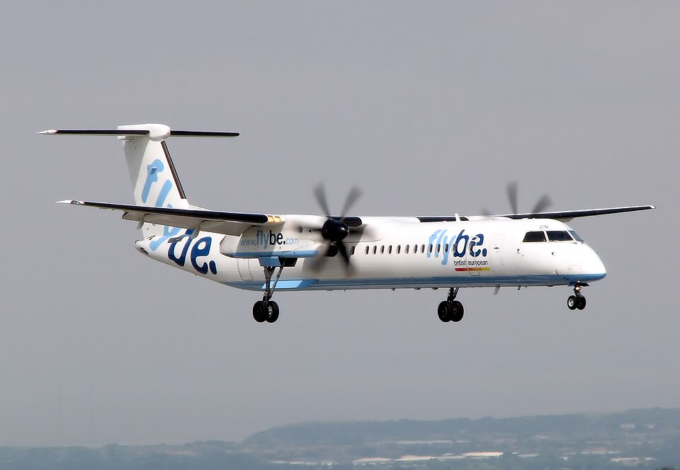 Fayl:Flybe dash8 g-jedn arp.jpg
