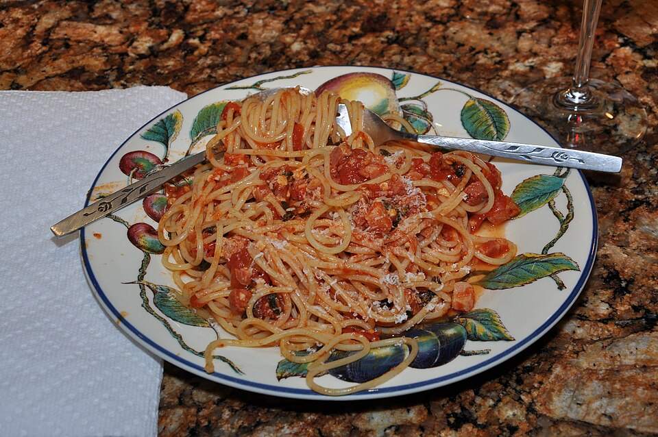 Fayl:Pasta alla amatriciana.jpg