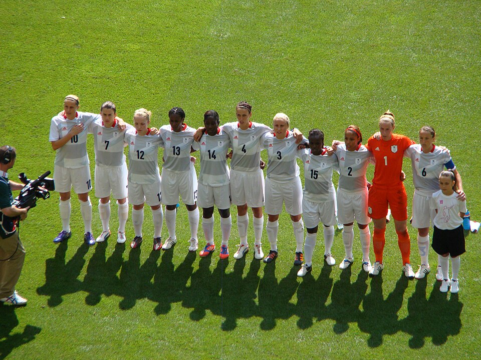 Fayl:Team GB during anthem.jpg