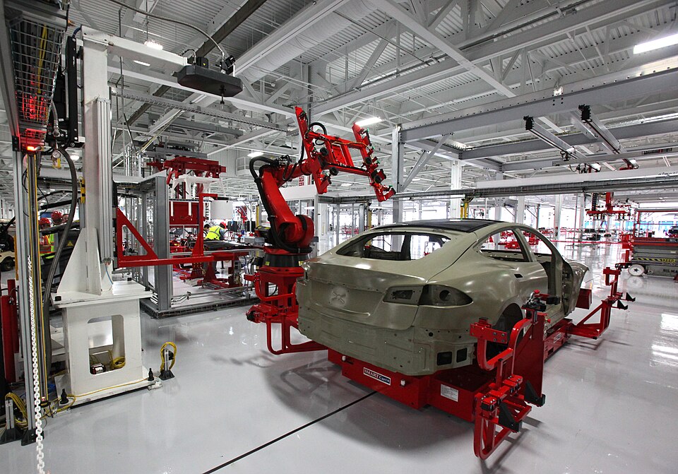 Fayl:Tesla auto bots.jpg