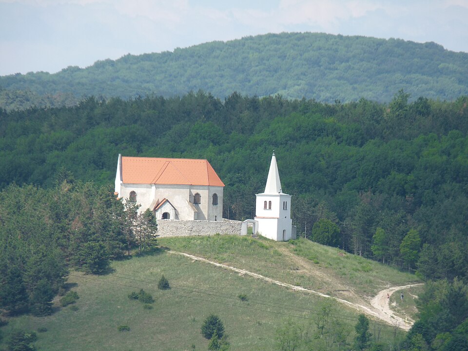 Fayl:Lančár kostol 18 01.jpg