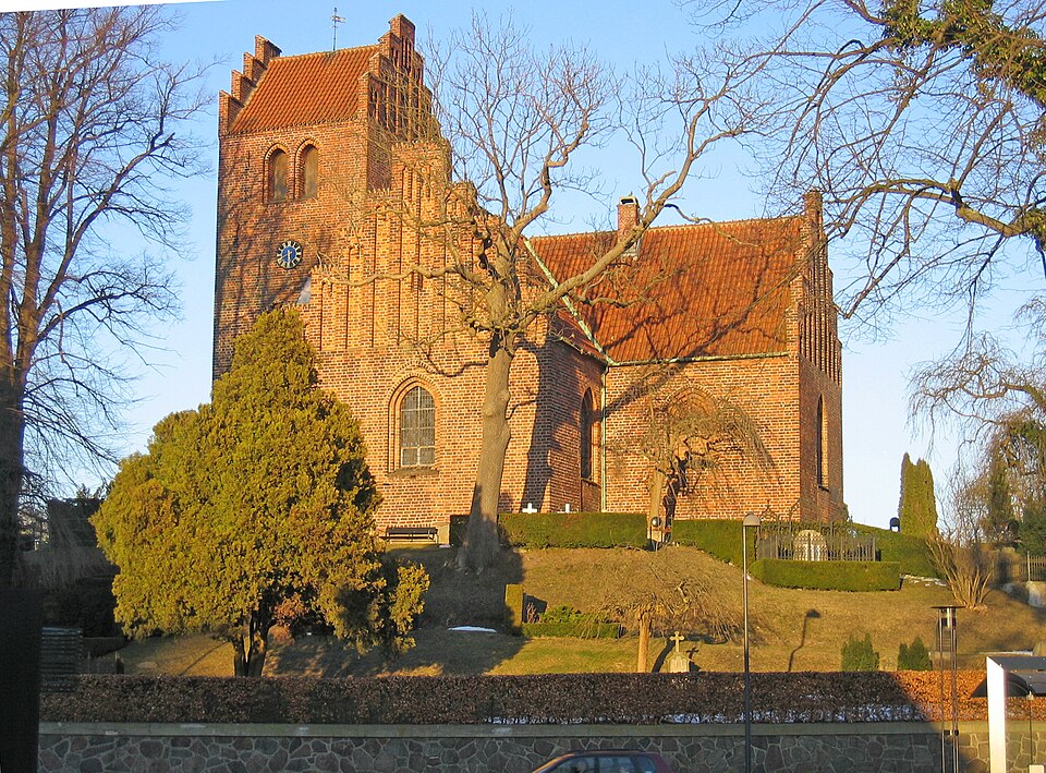 Fayl:Lyngby Kirke (Kongens Lyngby) 21-03-06.jpg
