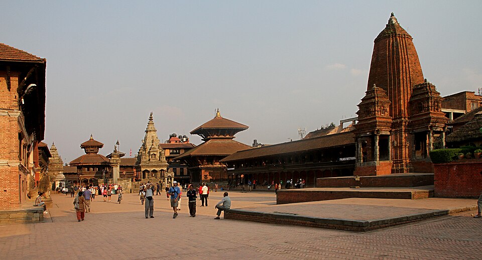 Fayl:Bhaktapur-Palastplatz 32-abends-2013-gje.jpg