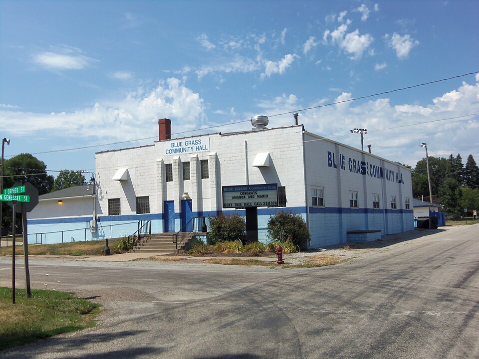 Fayl:Blue Grass, Iowa Community Center.jpg