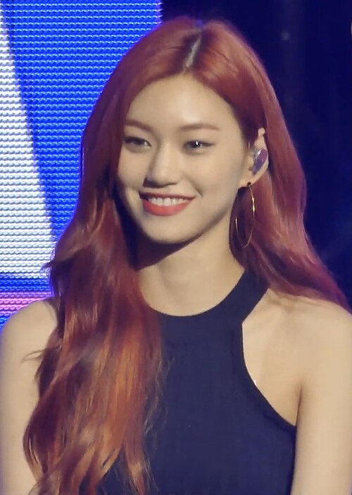 Fayl:Doyeon weki meki 2019 2.jpg