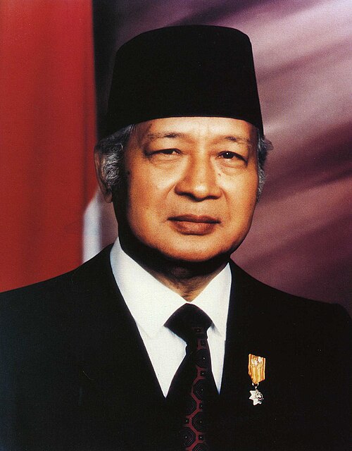 Fayl:President Suharto, 1993.jpg
