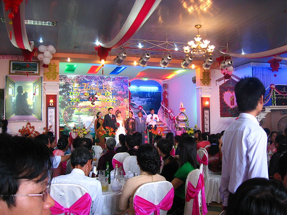 Fayl:Vietnamese wedding reception.jpg
