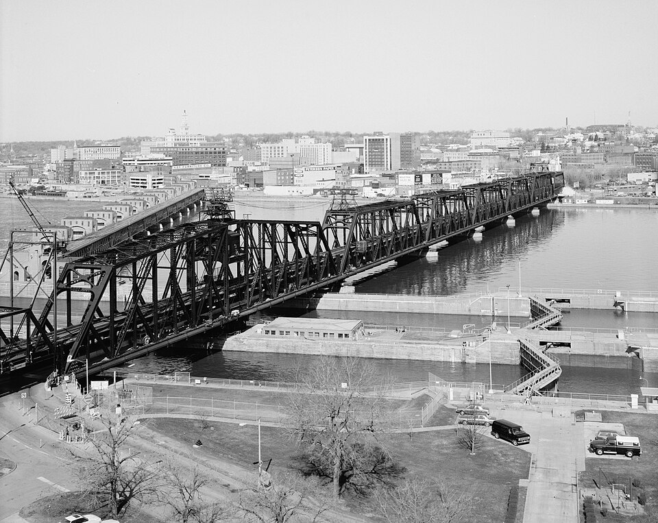 Fayl:GovernmentBridge.jpg