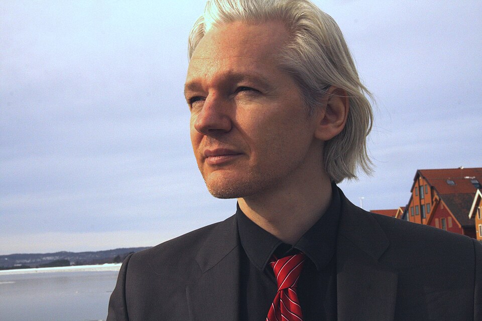 Fayl:Julian Assange (1).jpg
