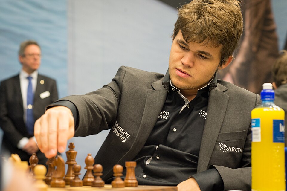 Fayl:Magnus Carlsen Tata Steel 2013.jpg