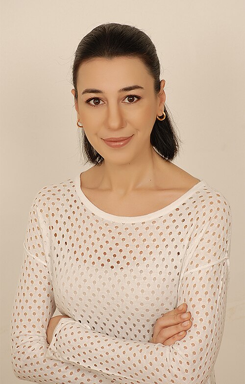 Fayl:Melis Alphan.jpg