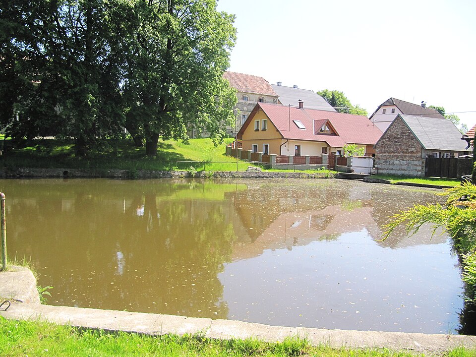 Fayl:Onomyšl, rybník.jpg