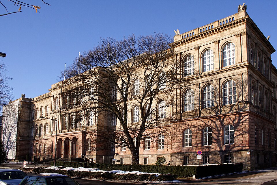 Fayl:RWTH Aachen Hauptgebäude.jpg