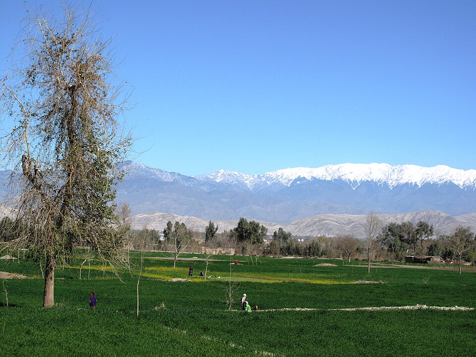 Fayl:Jalalabad - Spīn Ghar Range.JPG
