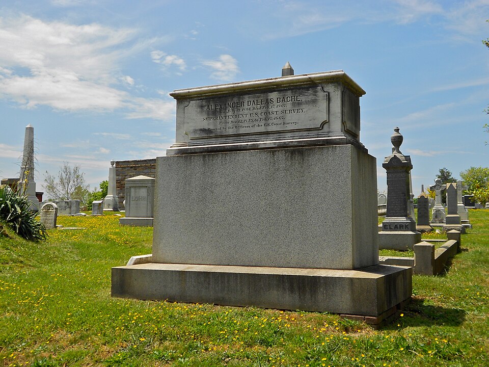 Fayl:AD Bache Tomb 1.JPG