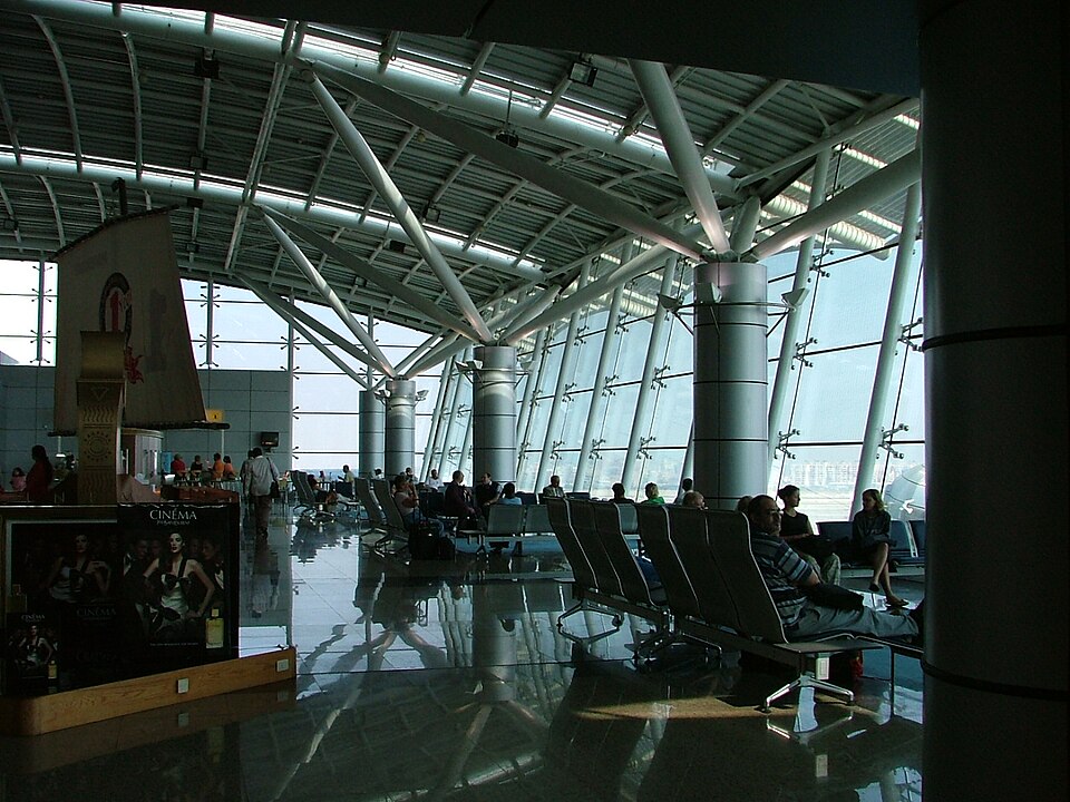 Fayl:CairoAirport-Terminal1.JPG