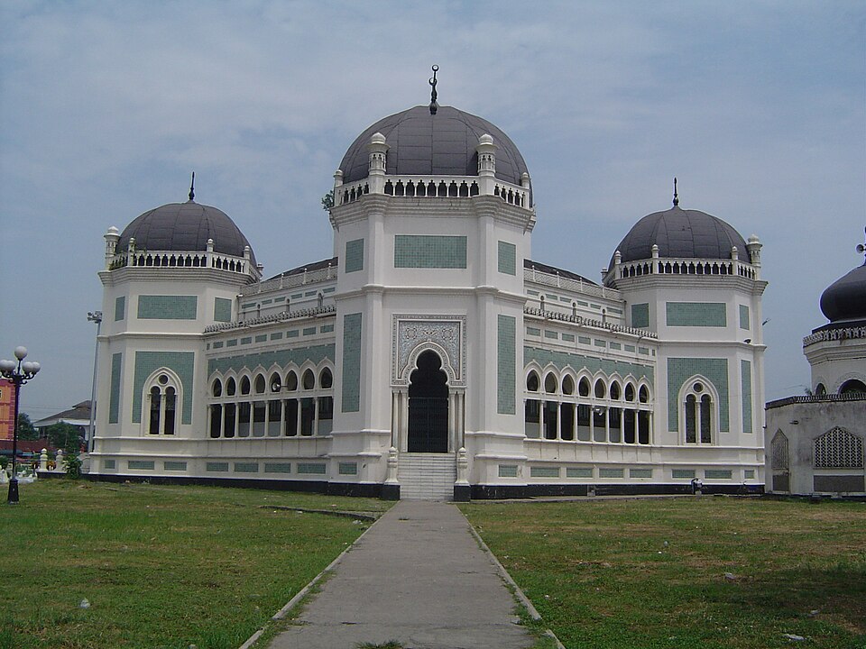 Fayl:Great mosque in Medan.JPG