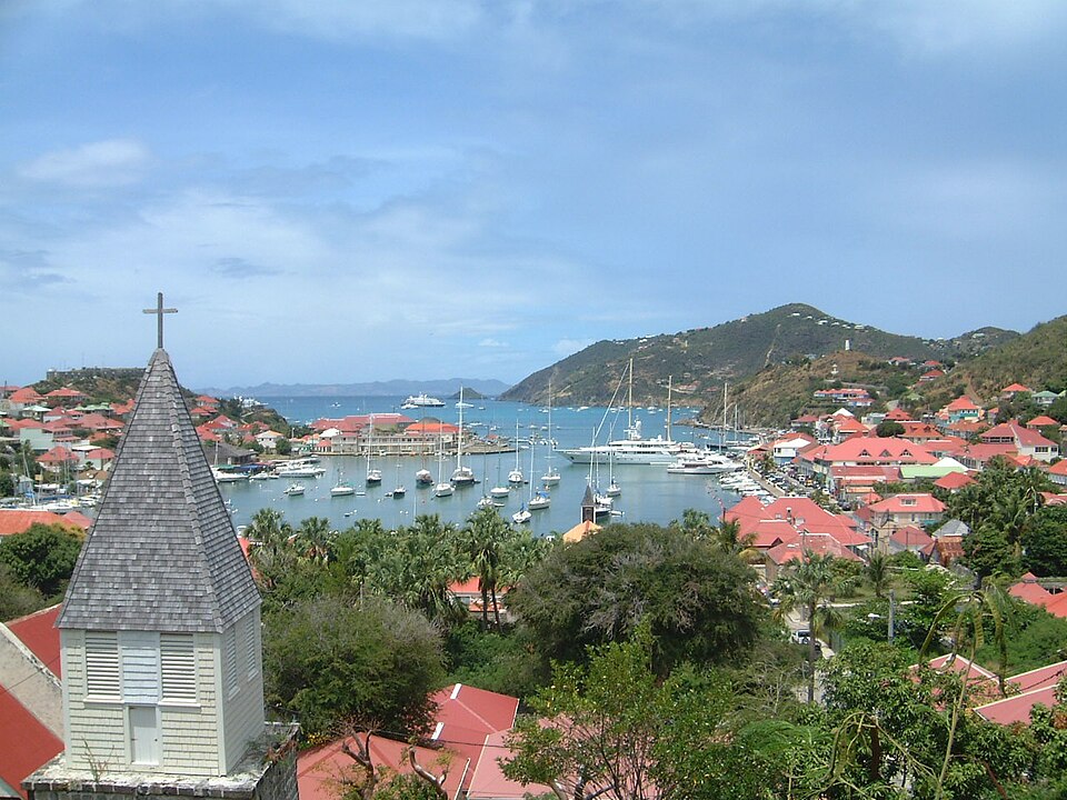 Fayl:Gustavia Harbor, Saint-Barthélemy.jpg