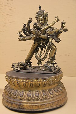 Heruka prajna Vajravarahi bilan (milodiy 1544). Nepalda topilgan, haykal Uels shahzodasi muzeyida namoyish etilgan.