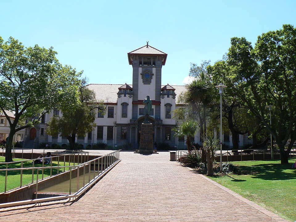 Fayl:Main building FSU 2.jpg