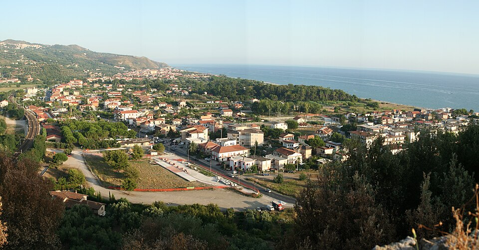 Fayl:Marina de Ascea - Italy.JPG