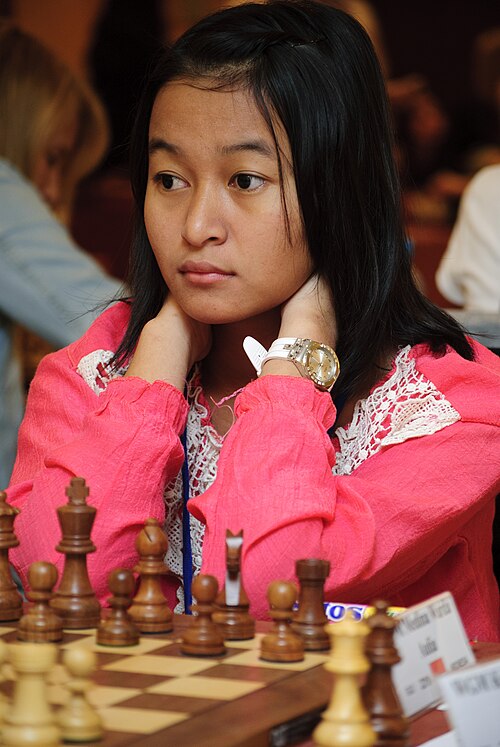 Fayl:Medina Warda Aulia 2012.jpg
