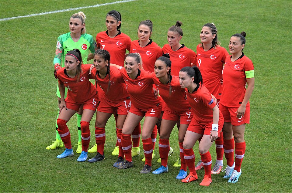 Fayl:TurkeyWomen'sNational2019 (9).jpg