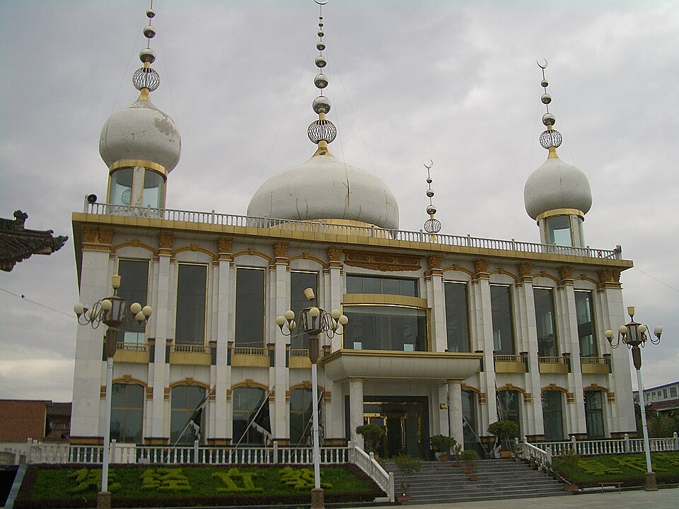 Fayl:5740-Linxia-Huasi-Gongbei-mosque.jpg