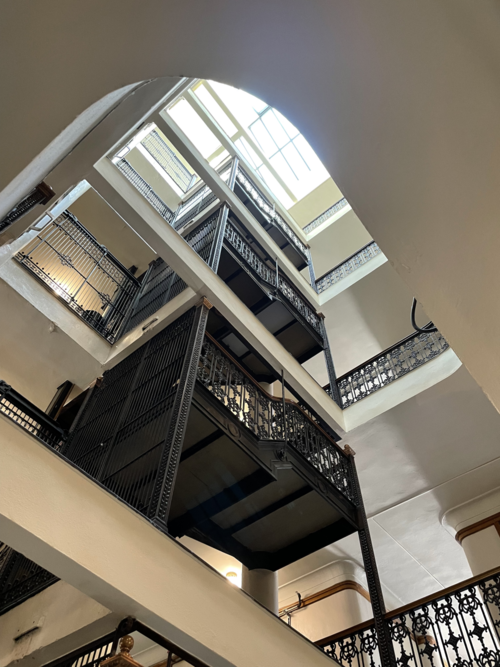 Fayl:Empire State Spokane Stairs.png